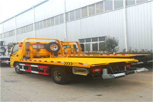 贵港附近拖车救援搭电